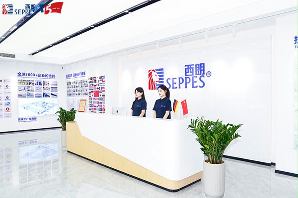 西朗门业工厂前台展区 西朗门业工厂前台展区